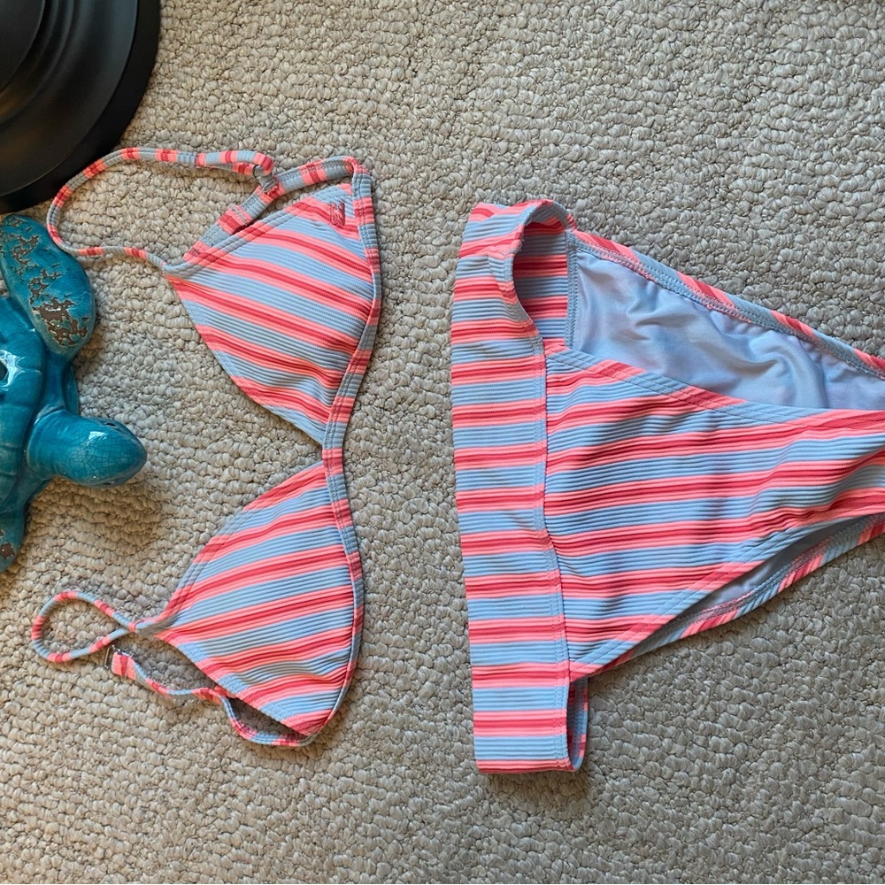 Billabong set - Picture 2 of 7